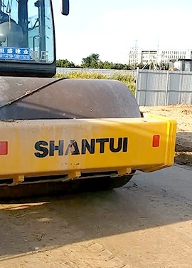Compaction with heavy duty roller 
